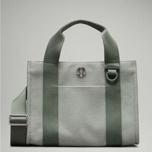 Lululemon Two-Tone Canvas Mini Tote Bag  4.5L in Grey Eucalyptus/Light Ivory